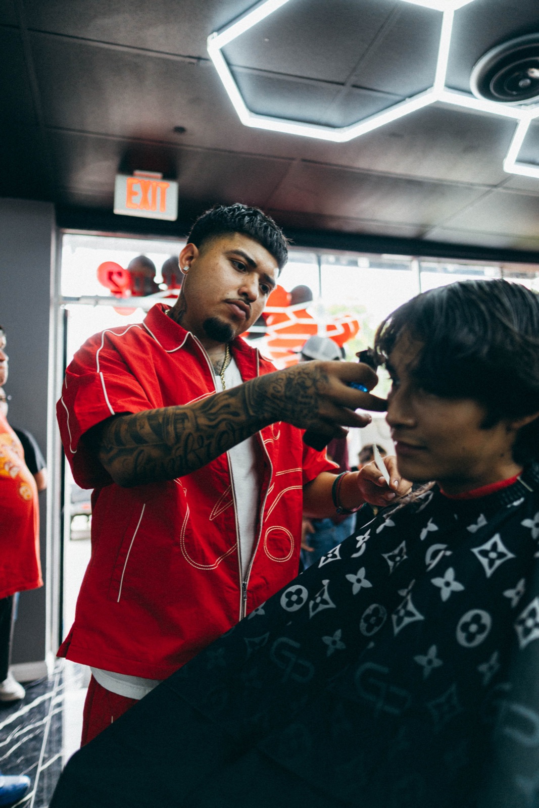Finishing touches in the GP Barbershop chair